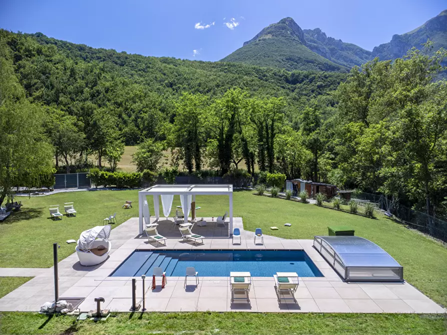 Immagine 39 di Rustico / casale in vendita  in Contrada Terro a Sarnano