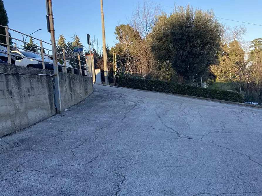 Immagine 2 di Magazzino in vendita  in via colombo a Osimo