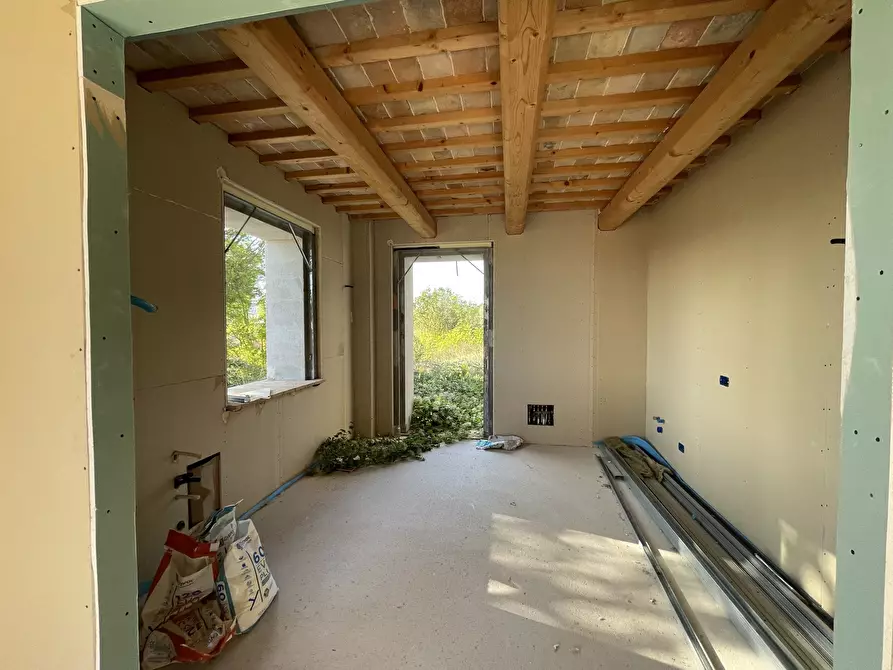 Immagine 19 di Rustico / casale in vendita  in via abbadia a Osimo