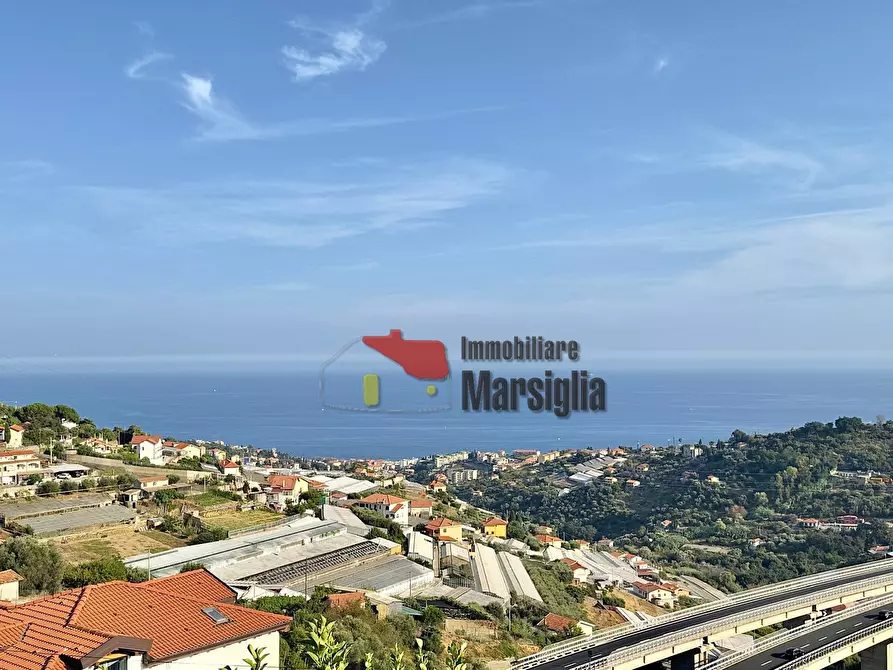 Immagine 1 di Casa indipendente in vendita  in STRADA SAN BARTOLOMEO 274 a San Remo