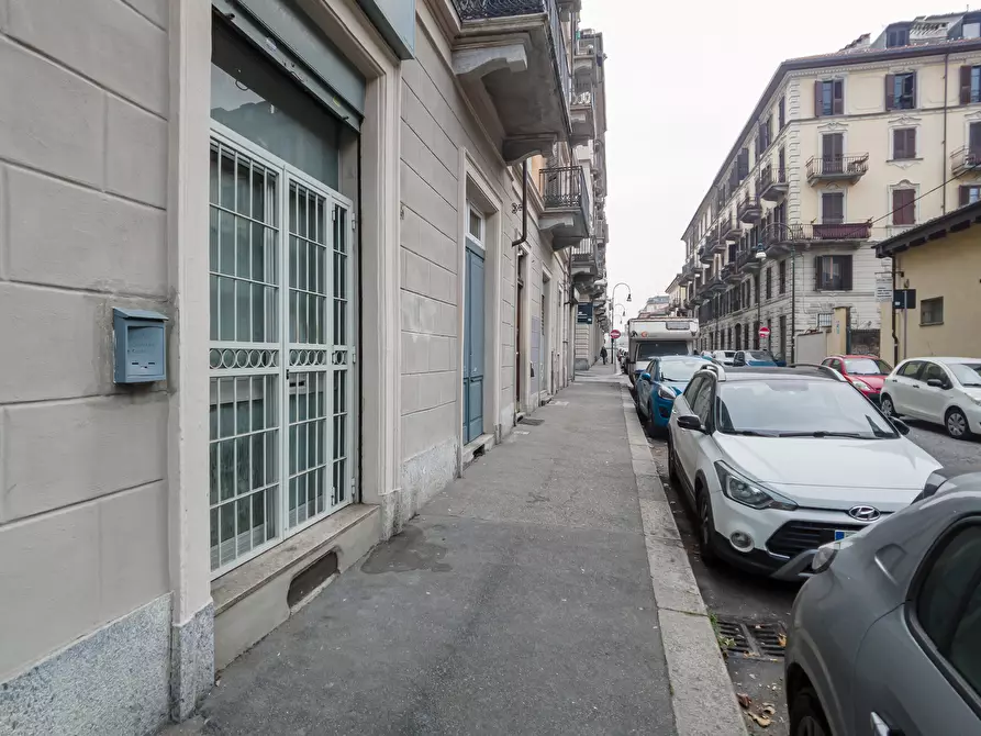 Immagine 24 di Trilocale in vendita  in Via Santa Chiara a Torino