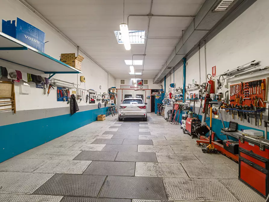 Immagine 3 di Laboratorio in vendita  in Via Magenta a Torino