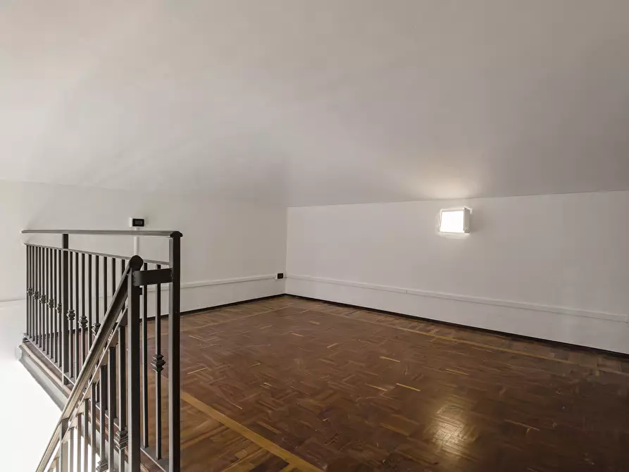 Immagine 19 di Loft/Open space in vendita  in Via Santa Chiara a Torino