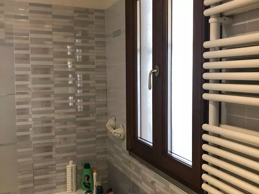 Immagine 8 di Pentalocale in vendita  a Livorno