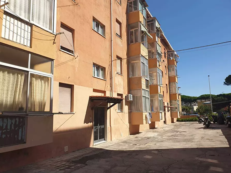 Immagine 17 di Appartamento in vendita  a Livorno