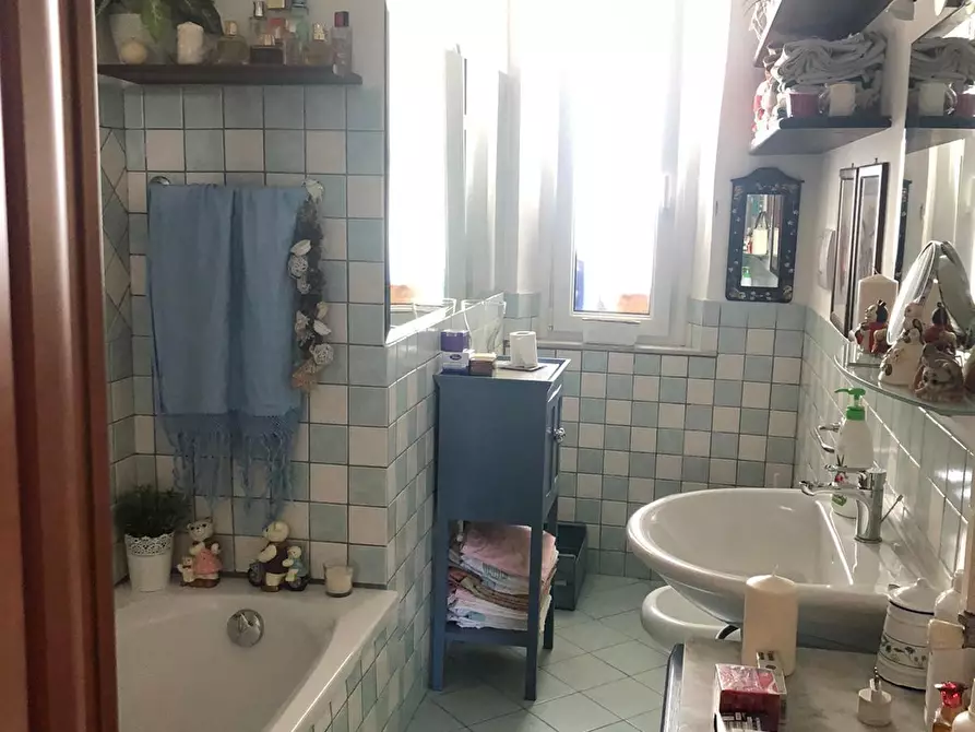 Immagine 10 di Trilocale in vendita  a Livorno