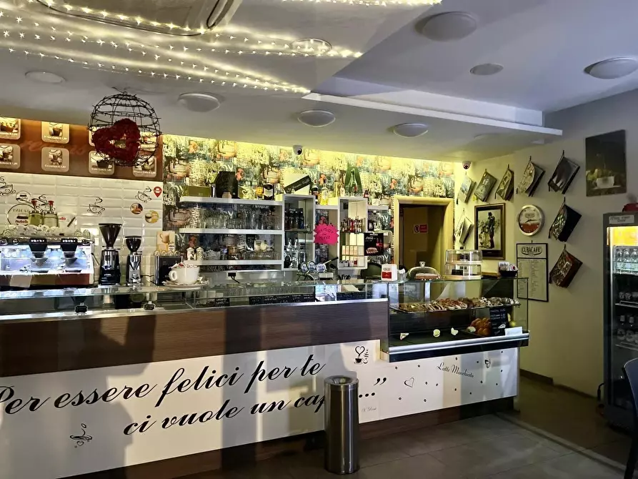 Immagine 20 di Bar / Ristorante in vendita  in VIA TIBERIO 8 a Aprilia