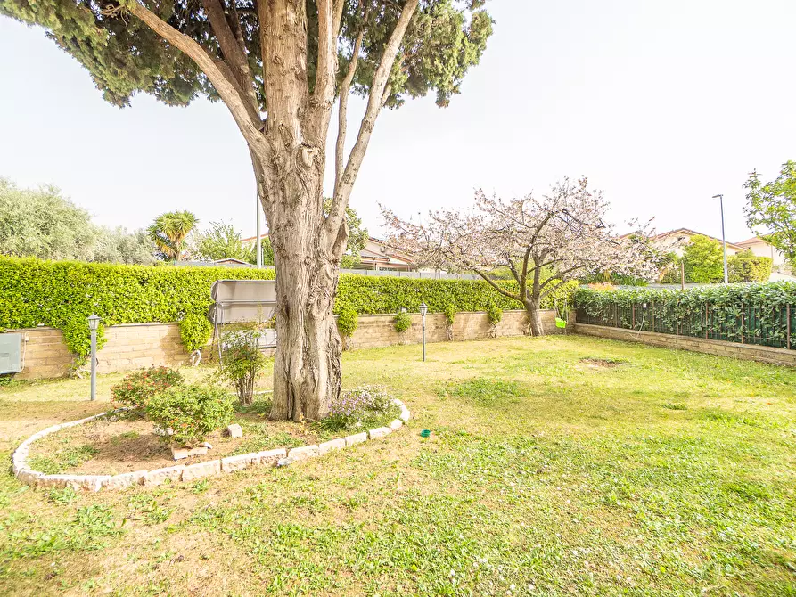 Immagine 6 di Villa in vendita  in Via Moricone a Albano Laziale