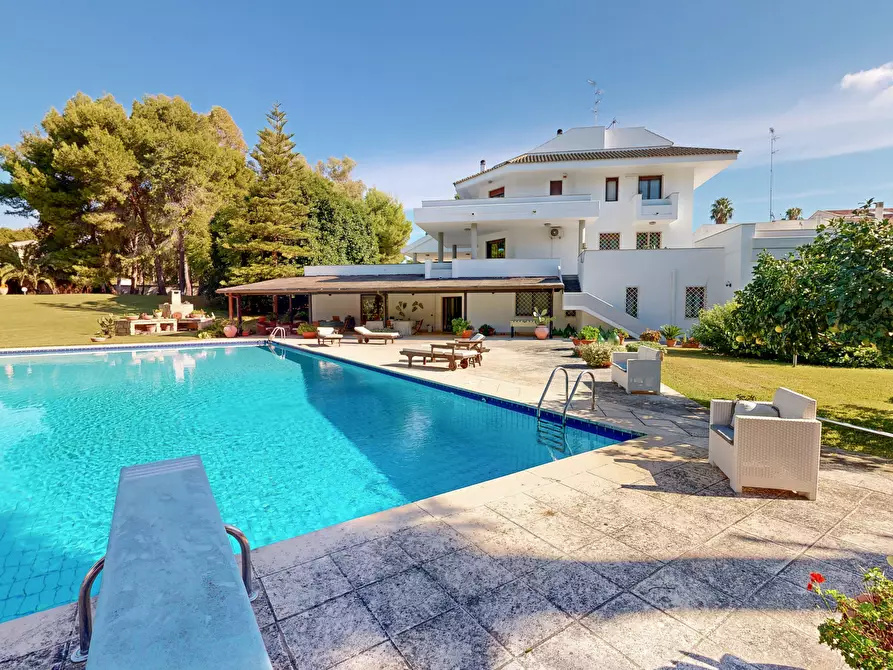 Immagine 46 di Villa in vendita  in Via Venosa 5 a Lecce