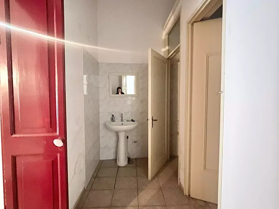 Immagine 18 di Locale commerciale in affitto  in Viale Otranto 48 a Lecce