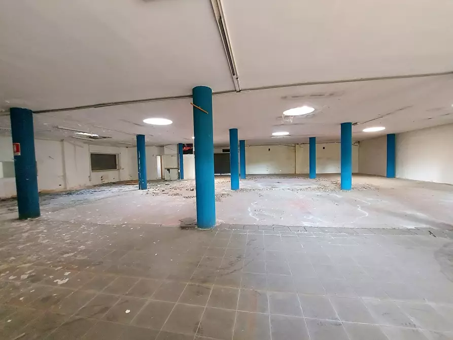 Immagine 11 di Attività artigianale in vendita  in Via Enrico Fermi 25 a Brindisi