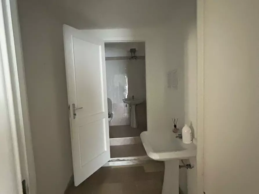 Immagine 9 di Locale commerciale in affitto  in Via dei Palumbo 43 a Lecce