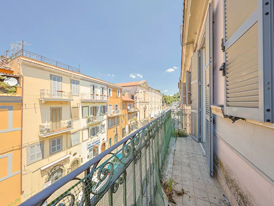Immagine 25 di Quadrilocale in vendita  in Corso Vittoria Colonna 56 a Marino