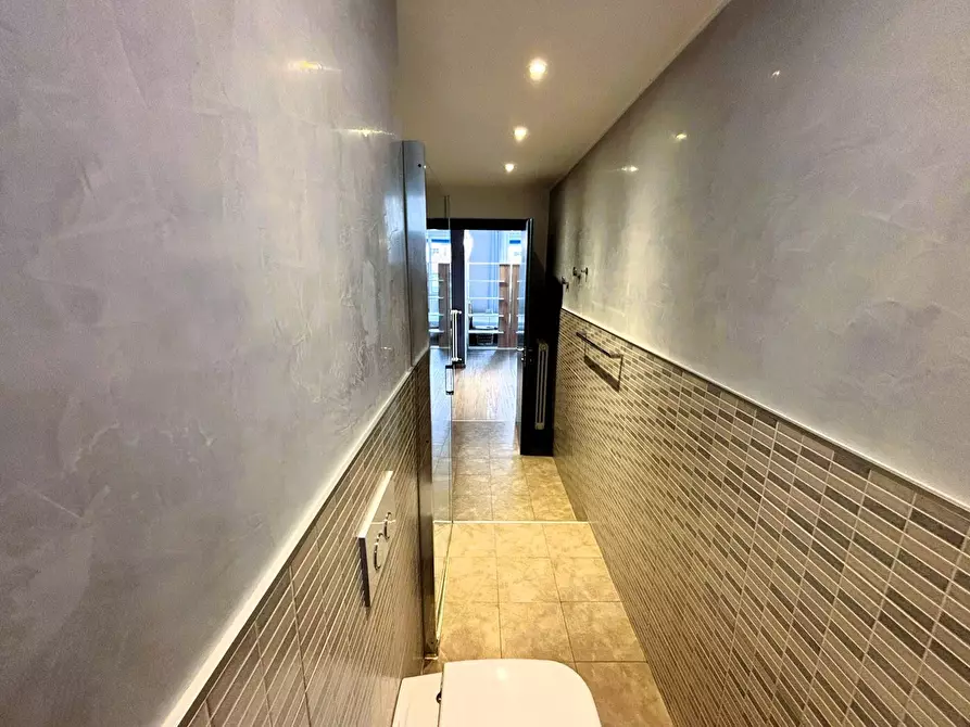 Immagine 14 di Appartamento in affitto  in Via Alessandro Manzoni 12 a Como