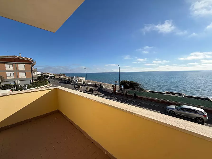 Immagine 4 di Trilocale in vendita  in Viale Virgilio 42 a Anzio