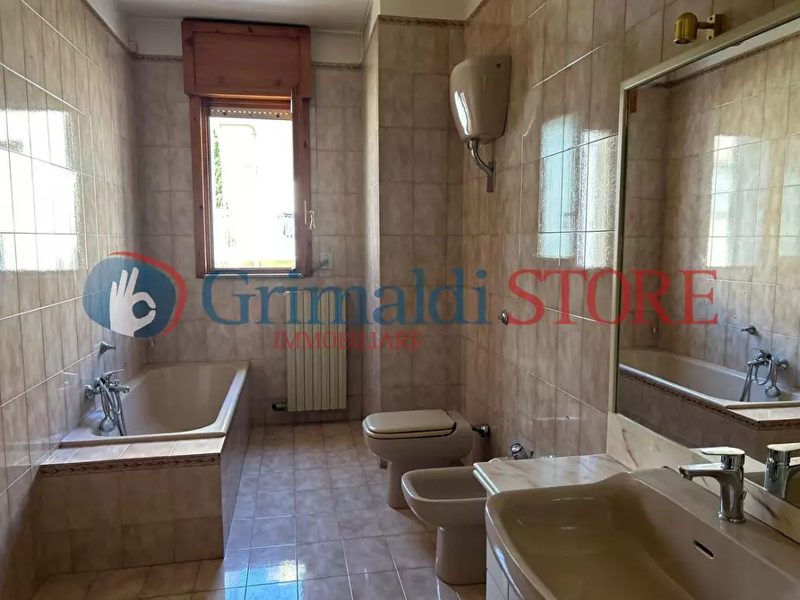 Immagine 35 di Pentalocale in vendita  in Via Giovanni Gentile 3030 a Lecce