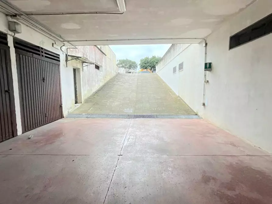 Immagine 3 di Garage in vendita  in Via Francesco de Mura 37 a Lecce