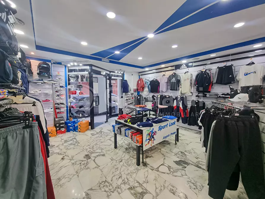 Immagine 8 di Locale commerciale in vendita  in Viale Zecchino 81 a Siracusa