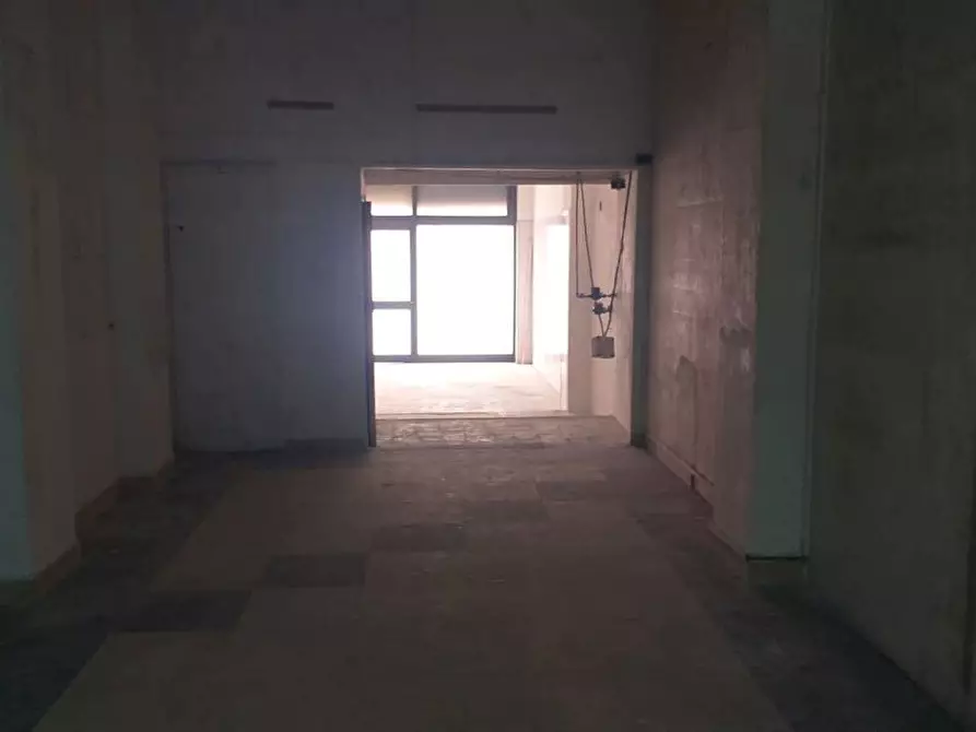 Immagine 9 di Locale commerciale in vendita  in Via Garibaldi 130 a Messina