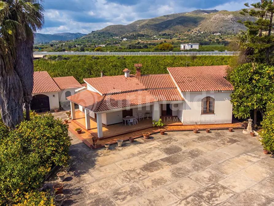 Immagine 4 di Villa in vendita  in Via Bella Pettinata 1 a Avola