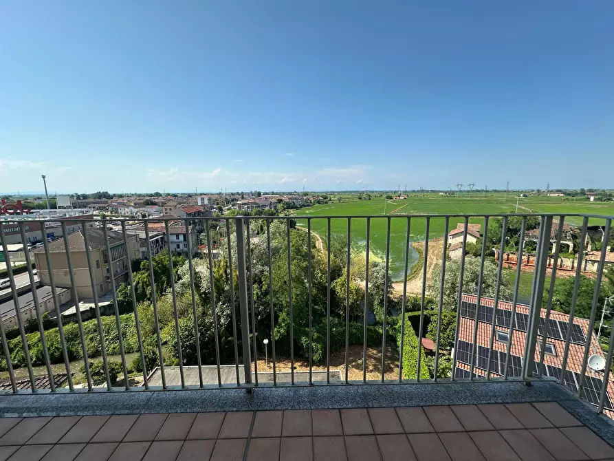 Immagine 14 di Trilocale in vendita  in Via 53rd Reggimento Fanteria Umbria 7 a Vercelli