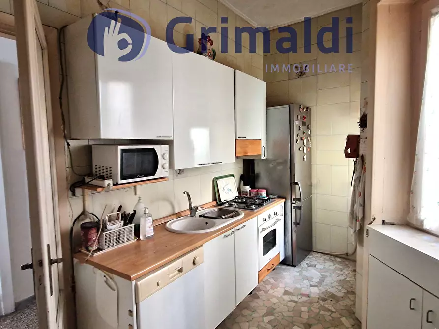 Immagine 15 di Pentalocale in vendita  in Via Filippo Palizzi 119 a Napoli