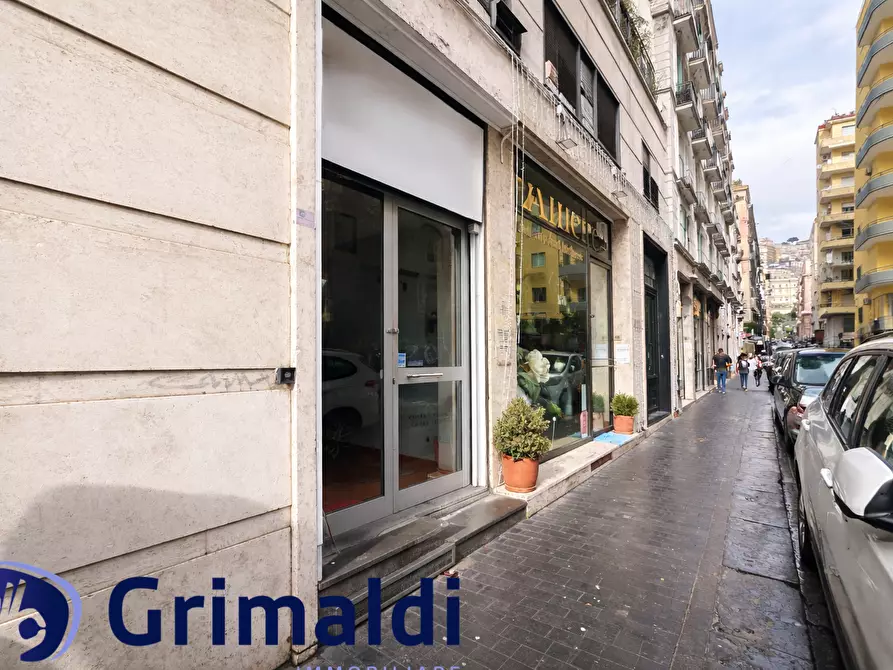 Immagine 9 di Locale commerciale in affitto  a Napoli