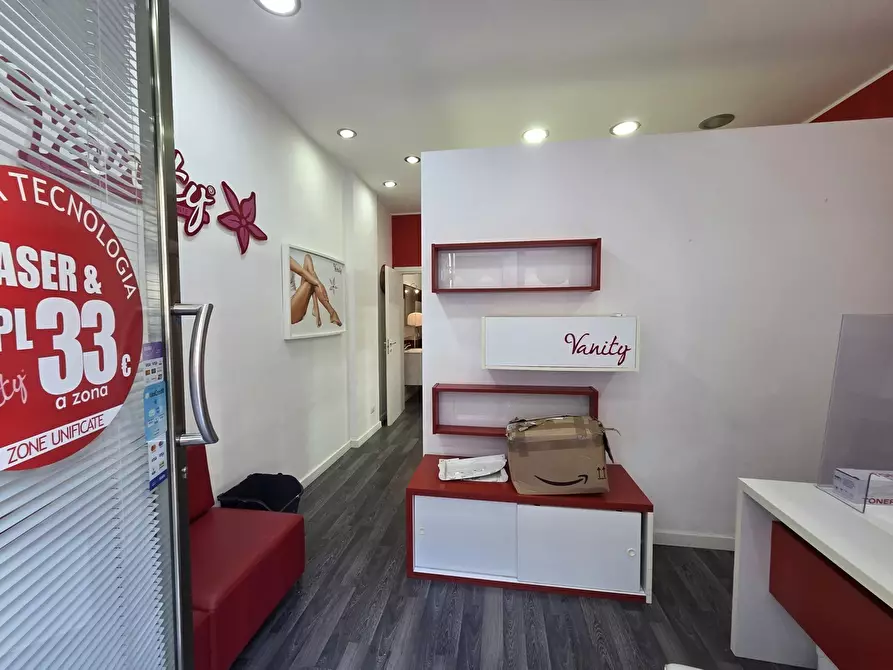 Immagine 16 di Locale commerciale in vendita  in Via Giordano Bruno 75/g a Messina