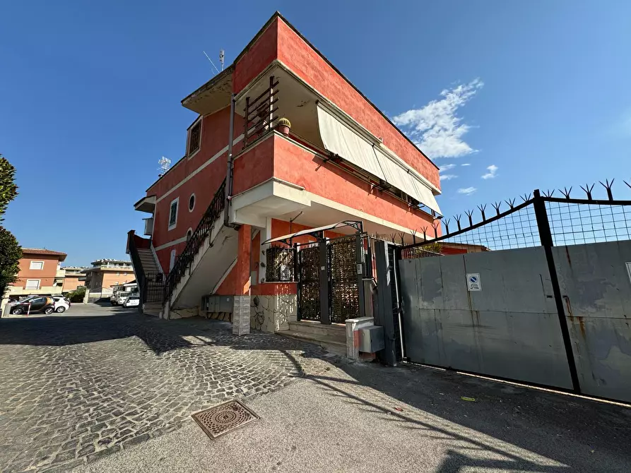 Immagine 9 di Quadrilocale in vendita  in Via Amatore Sciesa 70 a Marino