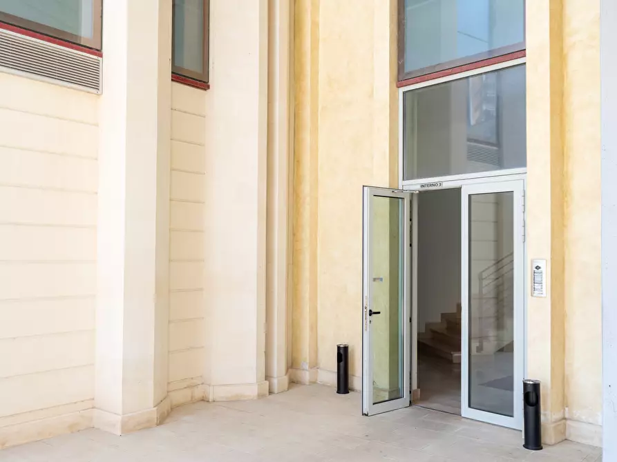 Immagine 41 di Ufficio in vendita  in Via Colonnello Archimede Costadura 2C a Lecce