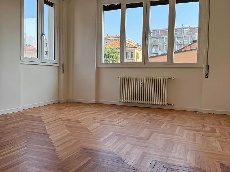 Immagine 5 di Trilocale in affitto  in Via Tommaso Grossi 8 a Como