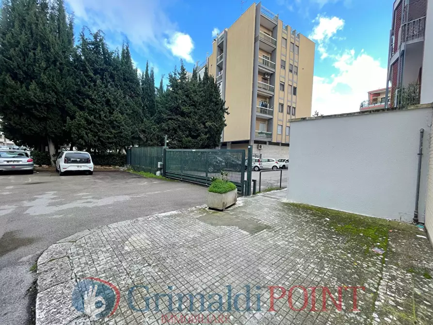 Immagine 2 di Garage in affitto  a Lecce