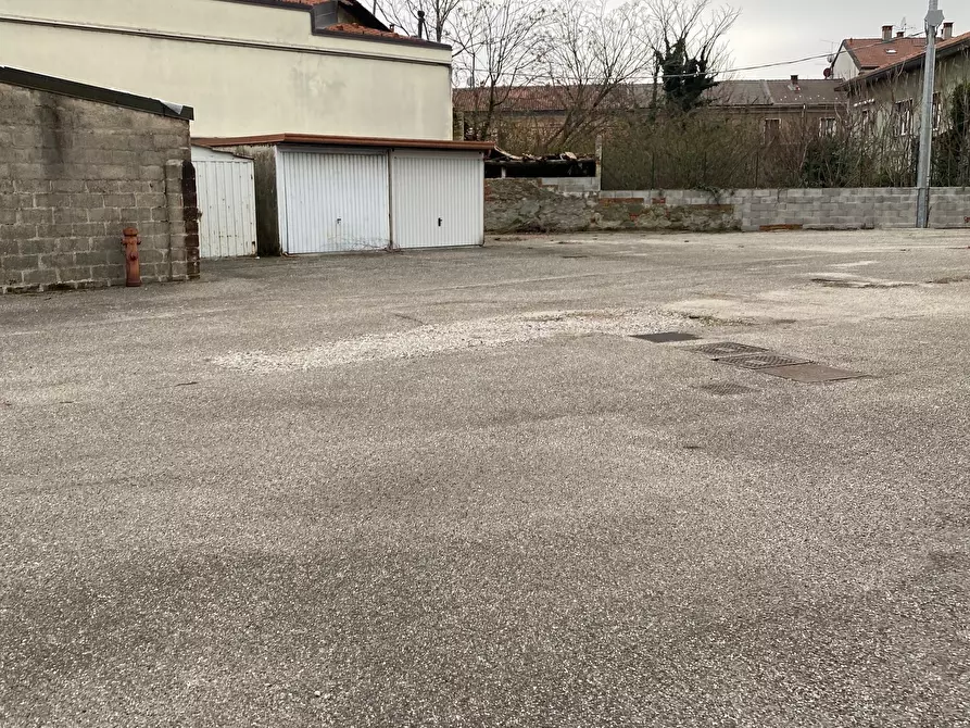 Immagine 16 di Capannone industriale in vendita  a Como