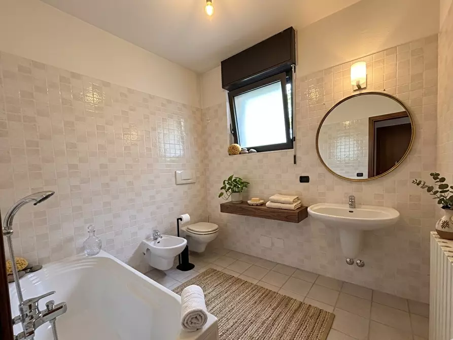 Immagine 18 di Trilocale in vendita  in Via Giovane Italia a Como