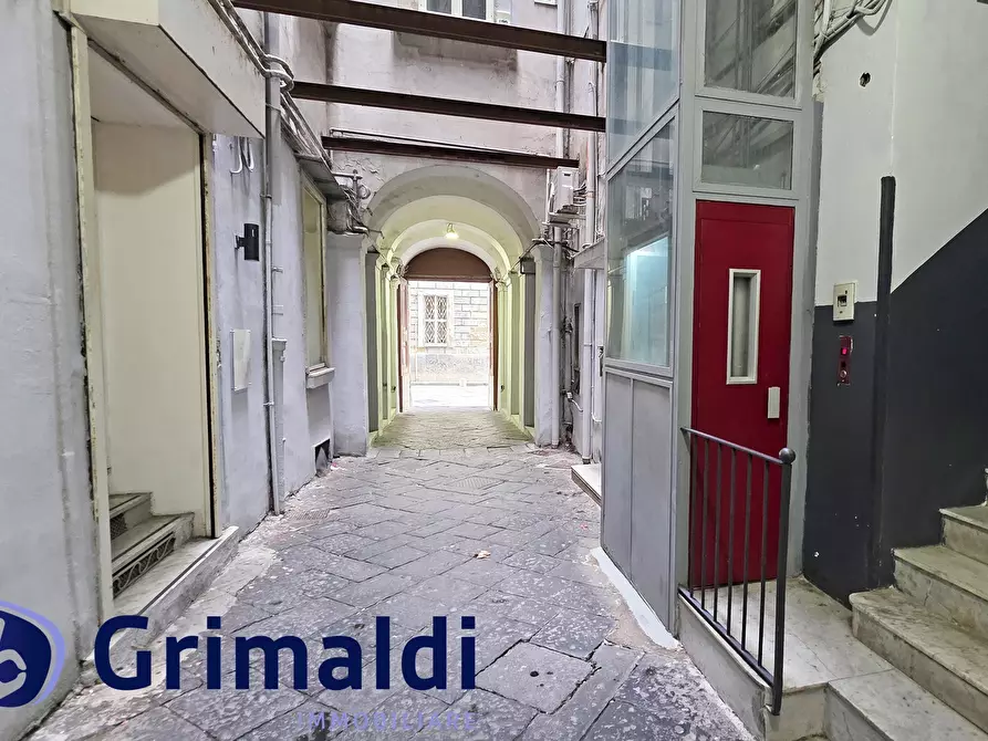Immagine 17 di Quadrilocale in vendita  in Via Chiatamone a Napoli