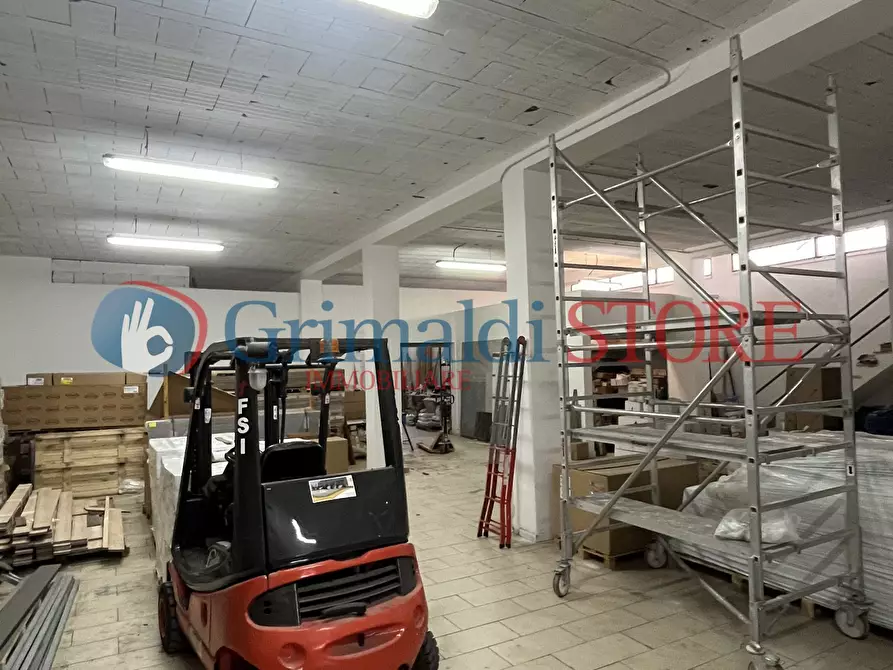 Immagine 47 di Magazzino in vendita  in Viale Giovanni Paolo II 71 a Lecce
