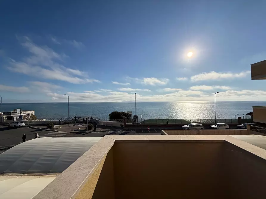 Immagine 1 di Bilocale in vendita  in Viale Virgilio 42 a Anzio