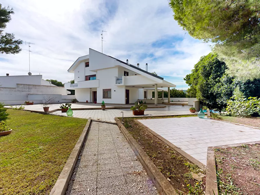 Immagine 44 di Villa in vendita  in Via Venosa 5 a Lecce