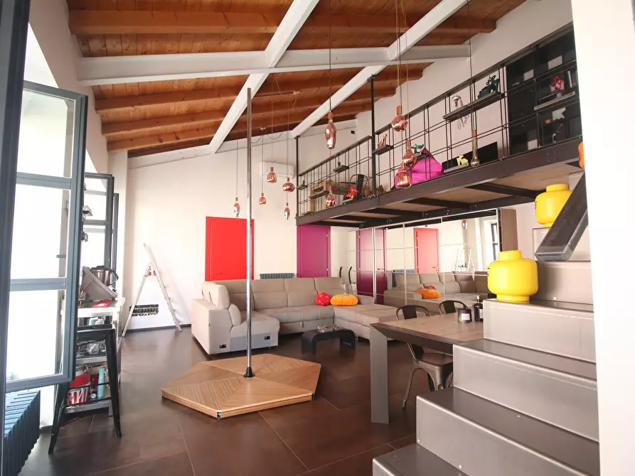 Immagine 1 di Loft/Open space in vendita  in Via Francesco Anzani 12 a Como