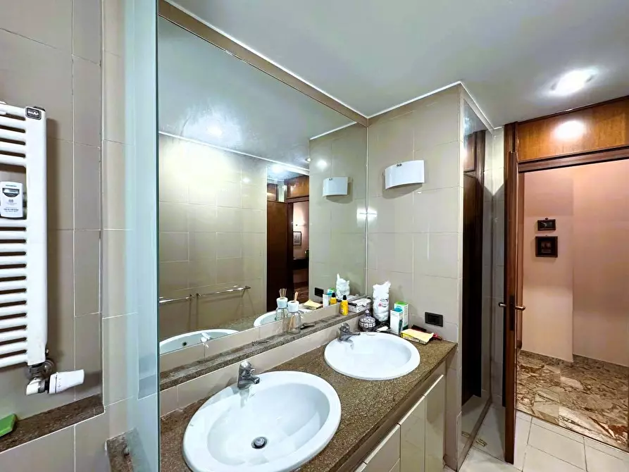 Immagine 38 di Appartamento in vendita  in Piazza Imperatore Tito 8 a Milano