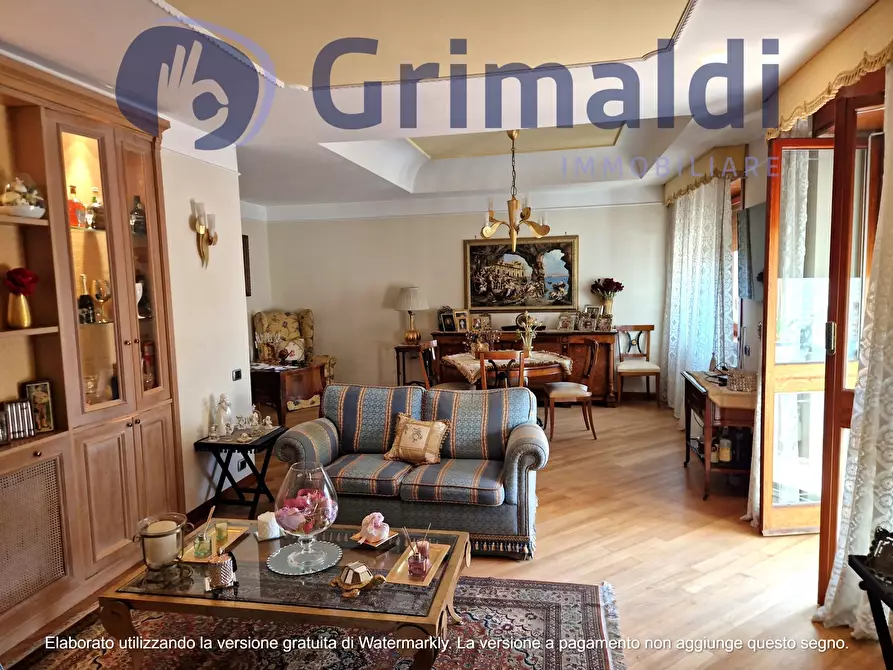 Immagine 9 di Pentalocale in vendita  in Via Pietro Castellino 141 a Napoli