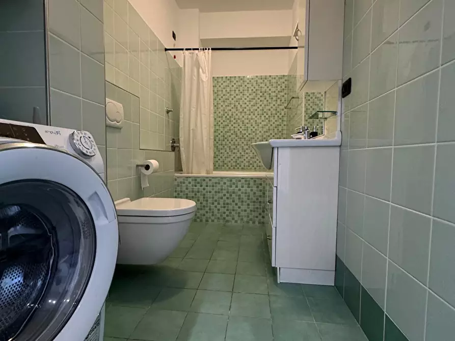 Immagine 10 di Quadrilocale in affitto  in Viale Varese 81 a Como