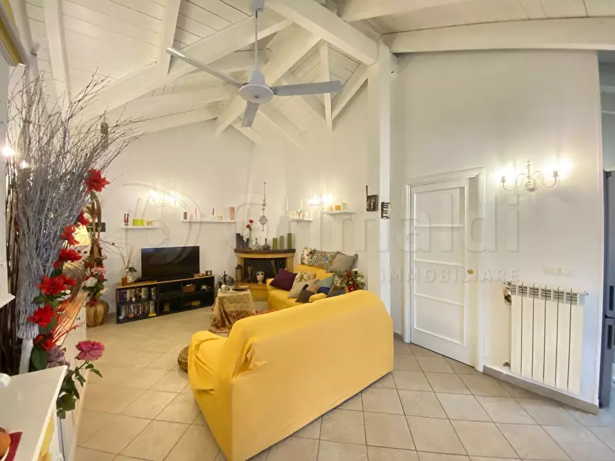 Immagine 2 di Trilocale in vendita  a Giugliano In Campania