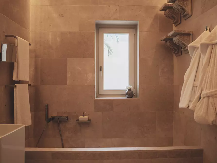 Immagine 105 di Casa indipendente in vendita  in Via Roberto Caracciolo 30 a Lecce