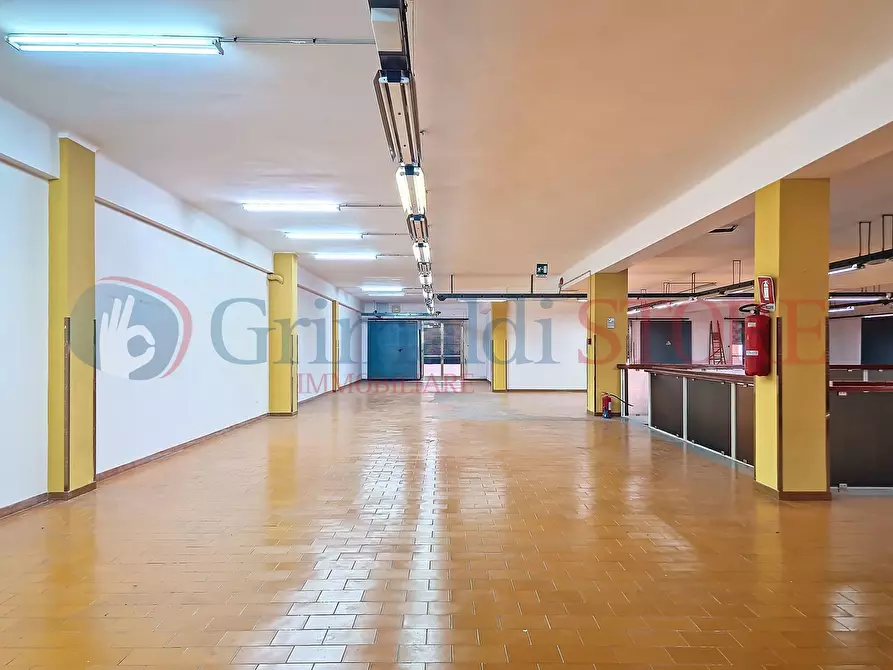 Immagine 42 di Attività commerciale in vendita  a Francavilla Fontana