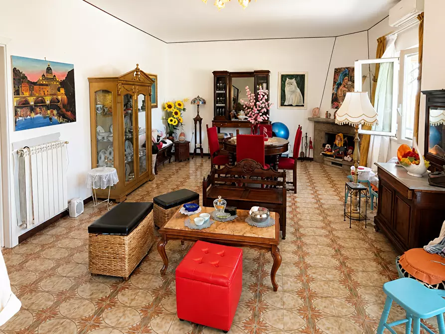 Immagine 3 di Casa indipendente in vendita  in Piazza Salvo D'Acquisto 9 a Anzio