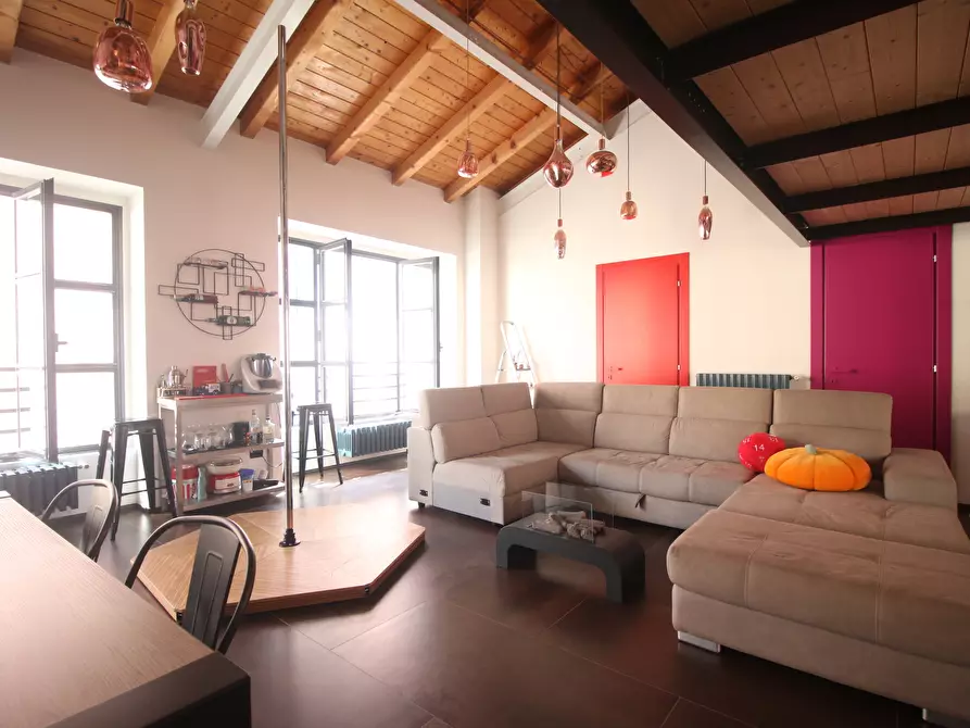 Immagine 3 di Loft/Open space in vendita  in Via Francesco Anzani 12 a Como