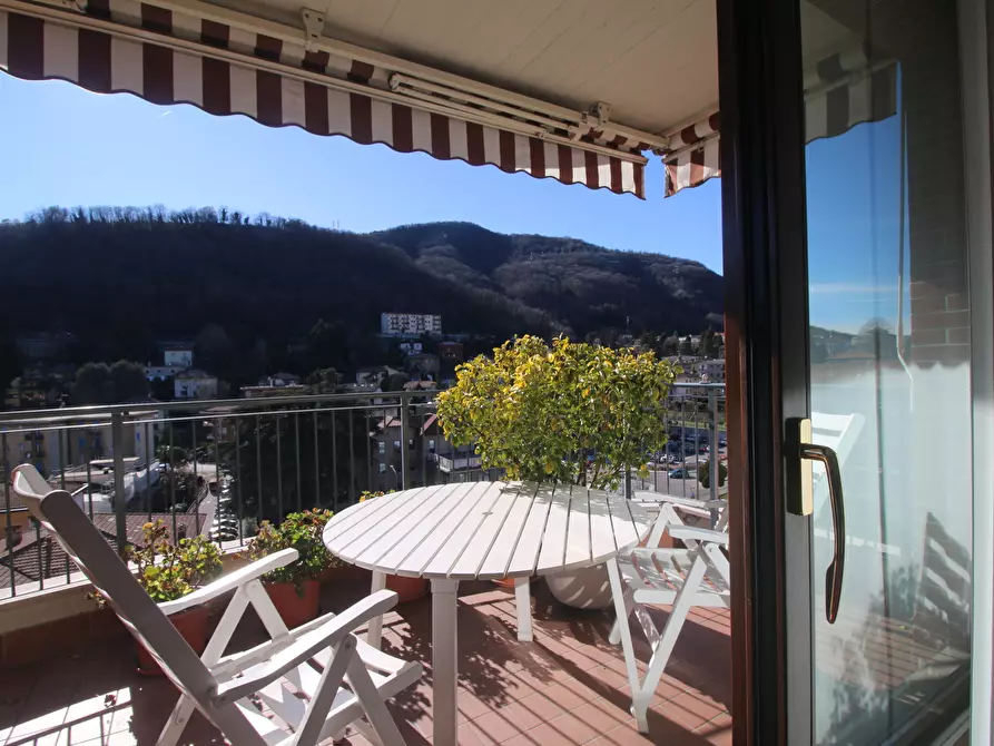 Immagine 13 di Trilocale in vendita  a Como