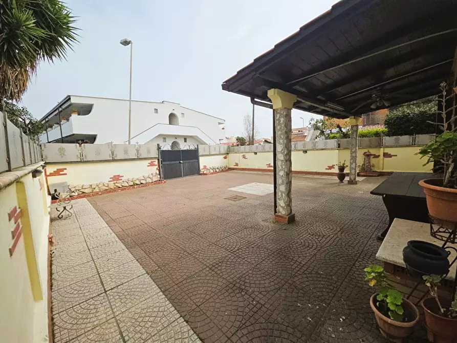 Immagine 27 di Quadrilocale in vendita  in Via dei Delfini 102 a Ardea