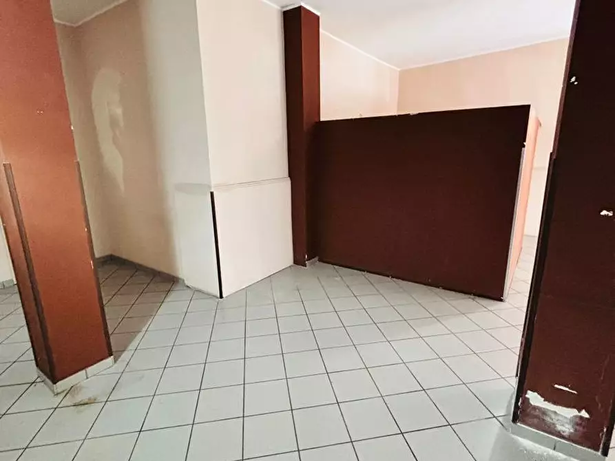 Immagine 4 di Locale commerciale in affitto  a Siracusa